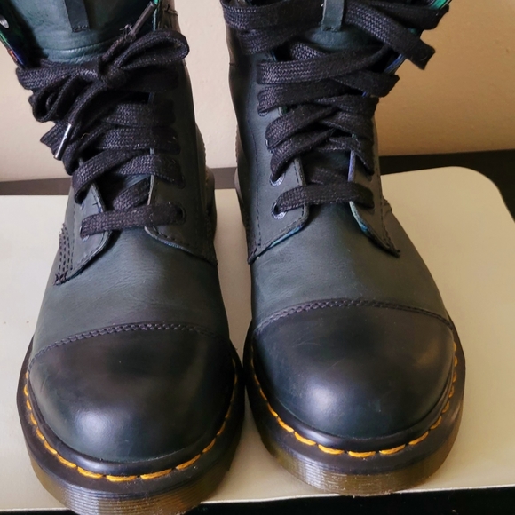 Dr Martens Green And Navy Blue. Leather Boots Woman's 10 or Men's 8.5 - Picture 4 of 13
